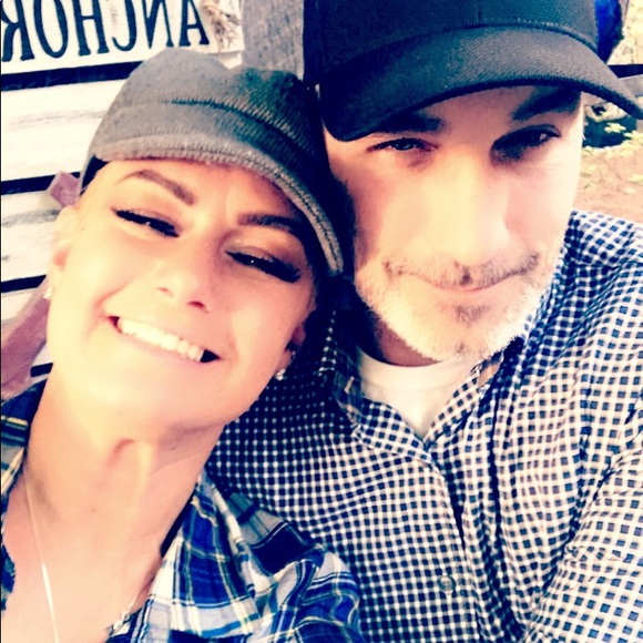 Meet your Posher, Jessica - Picture 3 of 3